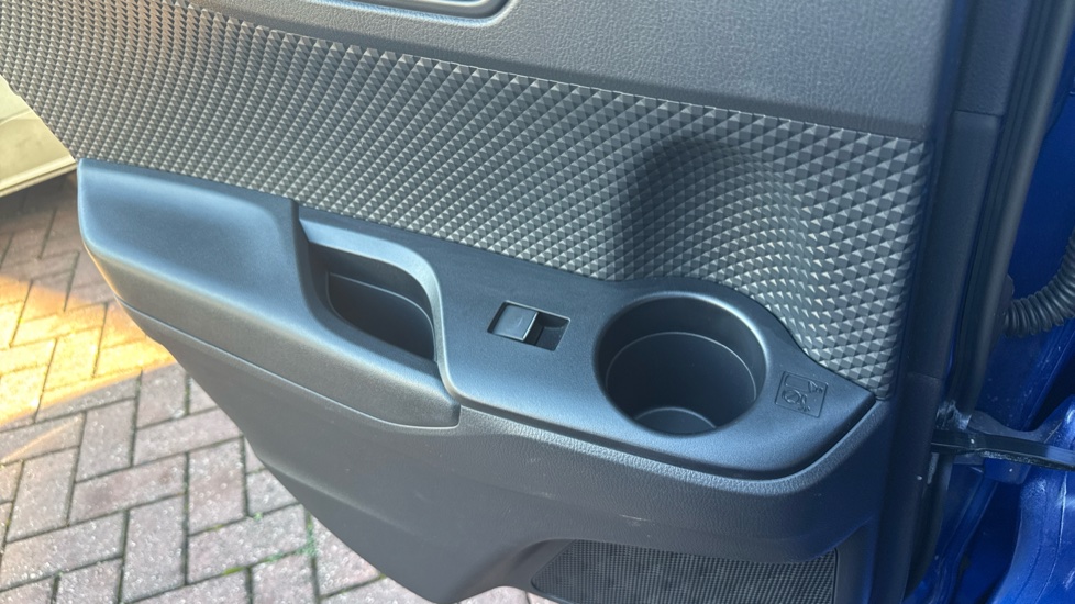 Toyota C-HR 1.8 Hybrid Dynamic 5dr CVT Hybrid Hatchback - Image 21