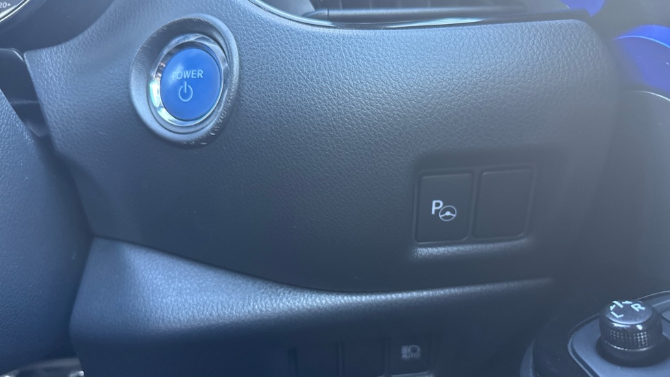 Toyota C-HR 1.8 Hybrid Dynamic 5dr CVT Hybrid Hatchback - Image 28