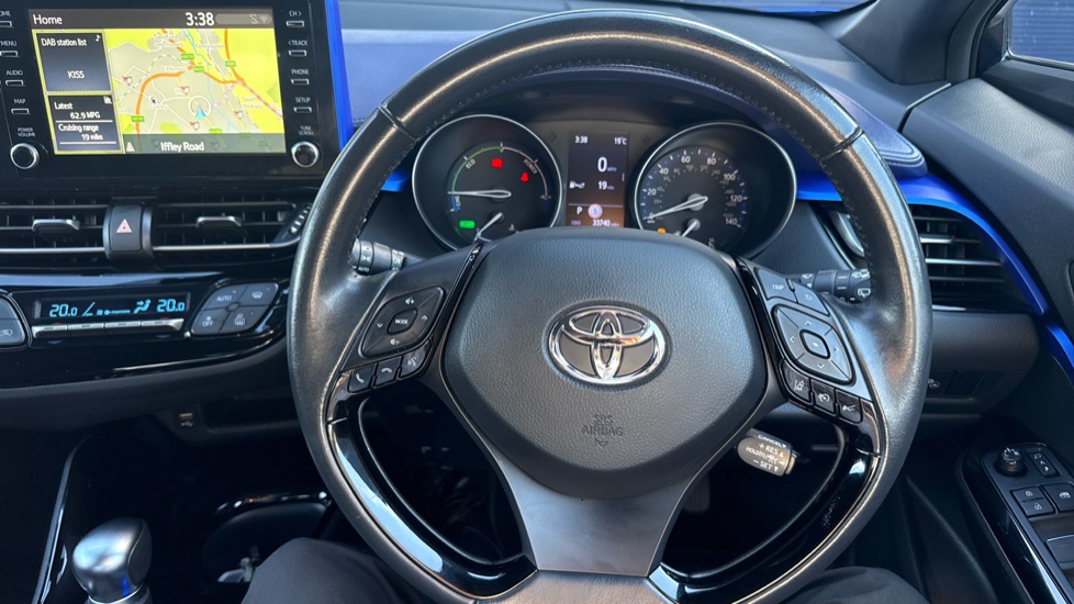 Toyota C-HR 1.8 Hybrid Dynamic 5dr CVT Hybrid Hatchback - Image 30