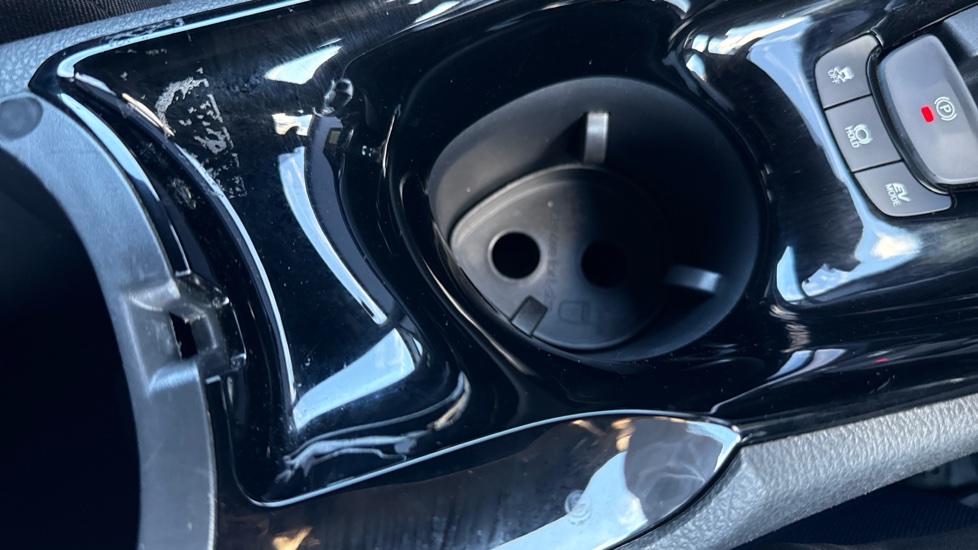 Toyota C-HR 1.8 Hybrid Dynamic 5dr CVT Hybrid Hatchback - Image 33