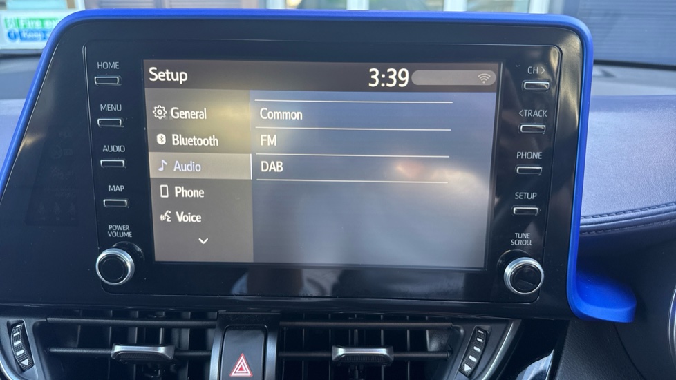 Toyota C-HR 1.8 Hybrid Dynamic 5dr CVT Hybrid Hatchback - Image 38