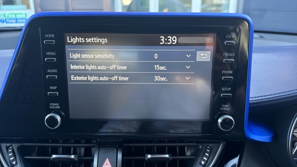 Toyota C-HR 1.8 Hybrid Dynamic 5dr CVT Hybrid Hatchback - Image 40