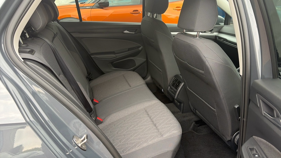 Volkswagen Golf 2.0 TDI Match 5dr Diesel Hatchback - Image 16