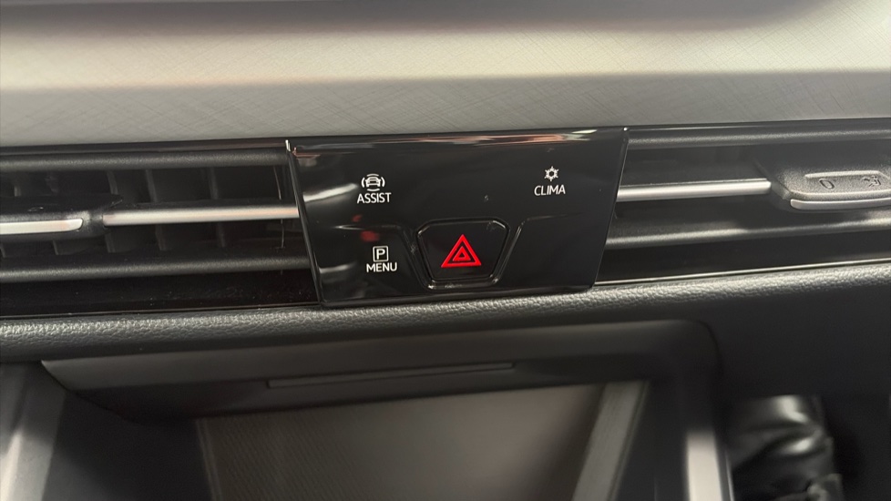 Volkswagen Golf 2.0 TDI Match 5dr Diesel Hatchback - Image 38