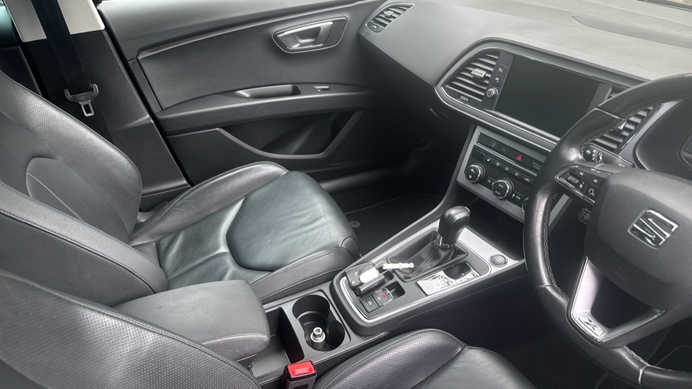 SEAT Leon 2.0 TSI 190 Xcellence Lux [EZ] 5dr DSG Petrol Hatchback - Image 14