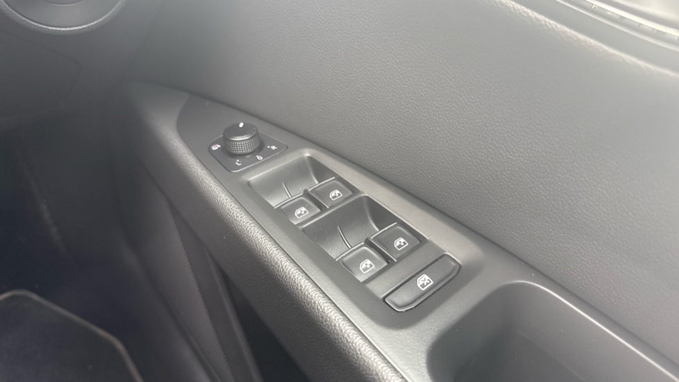 SEAT Leon 2.0 TSI 190 Xcellence Lux [EZ] 5dr DSG Petrol Hatchback - Image 24