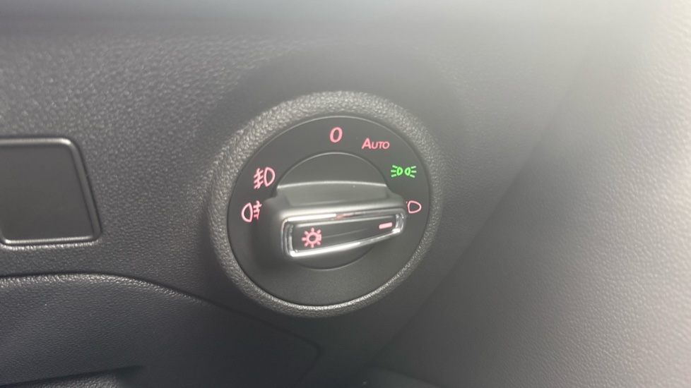 SEAT Leon 2.0 TSI 190 Xcellence Lux [EZ] 5dr DSG Petrol Hatchback - Image 25
