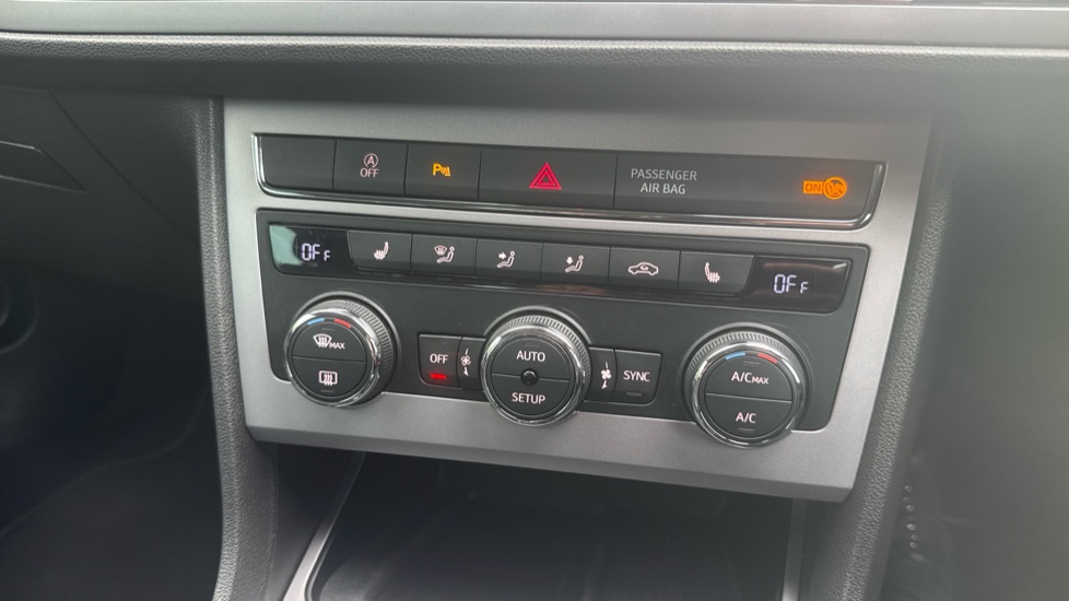 SEAT Leon 2.0 TSI 190 Xcellence Lux [EZ] 5dr DSG Petrol Hatchback - Image 33