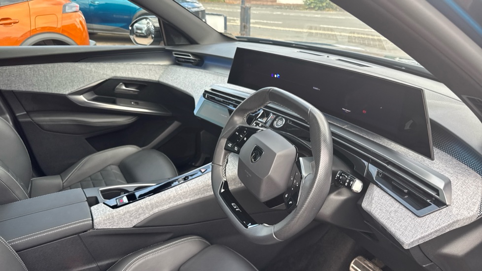 Peugeot 5008 1.2 Hybrid 136 GT 5dr e-DSC6 Petrol Estate - Image 11