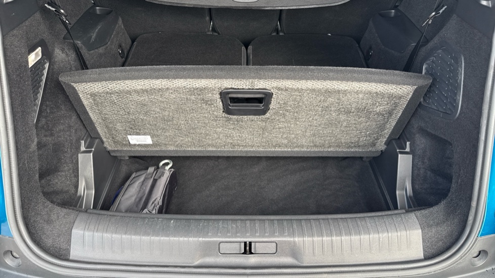 Peugeot 5008 1.2 Hybrid 136 GT 5dr e-DSC6 Petrol Estate - Image 21