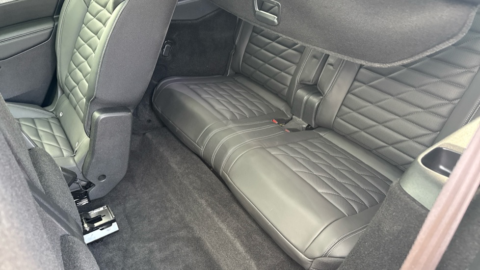 Peugeot 5008 1.2 Hybrid 136 GT 5dr e-DSC6 Petrol Estate - Image 26