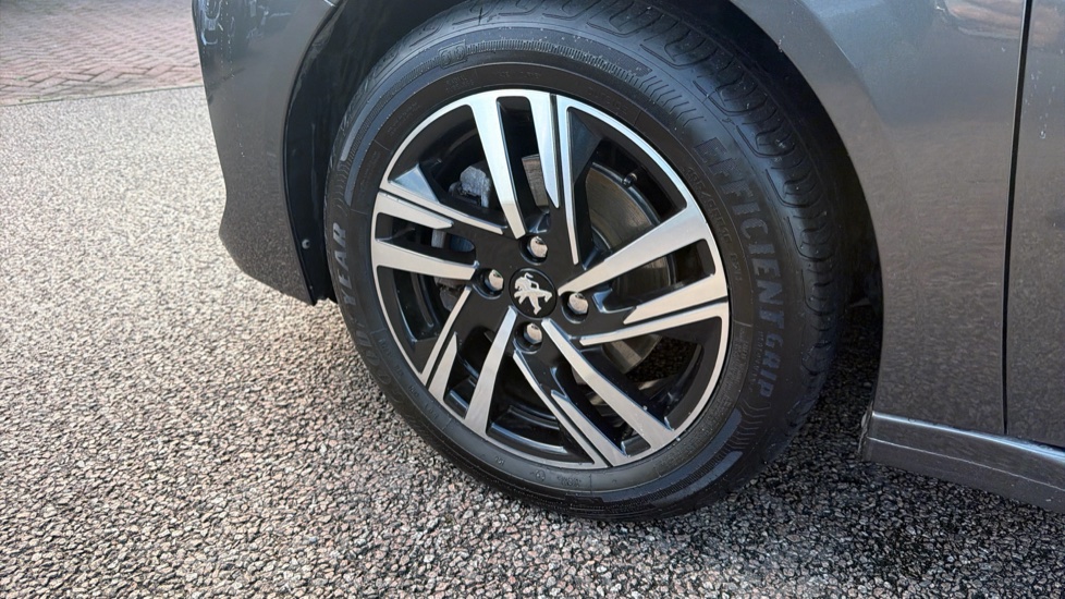 Peugeot 208 1.2 PureTech 100 Allure Premium 5dr Petrol Hatchback - Image 24
