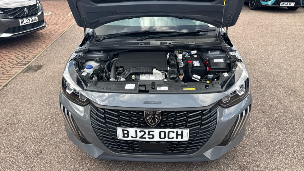Peugeot 208 1.2 PureTech 100 Allure 5dr Petrol Hatchback - Image 8