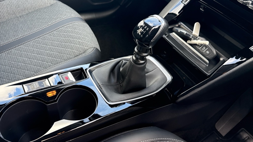 Peugeot 208 1.2 PureTech 100 Allure 5dr Petrol Hatchback - Image 13