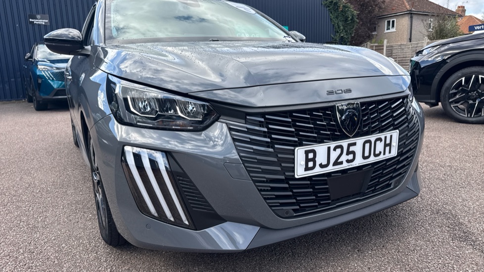 Peugeot 208 1.2 PureTech 100 Allure 5dr Petrol Hatchback - Image 21