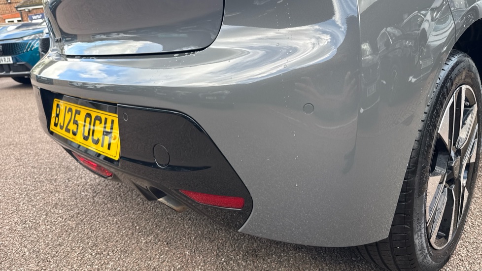 Peugeot 208 1.2 PureTech 100 Allure 5dr Petrol Hatchback - Image 23