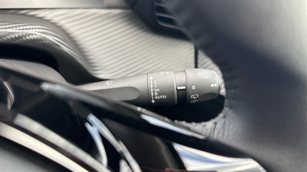 Peugeot 208 1.2 PureTech 100 Allure 5dr Petrol Hatchback - Image 27