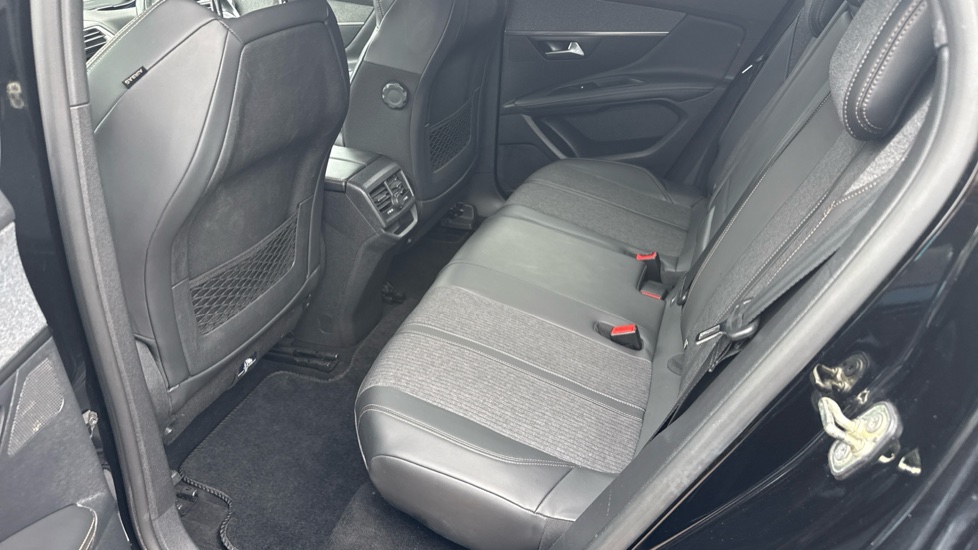 Peugeot 3008 1.6 THP GT Line 5dr EAT6 Petrol Estate - Image 16