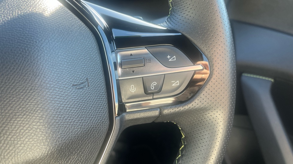 Peugeot 408 1.2 PureTech GT 5dr EAT8 Petrol Hatchback - Image 22