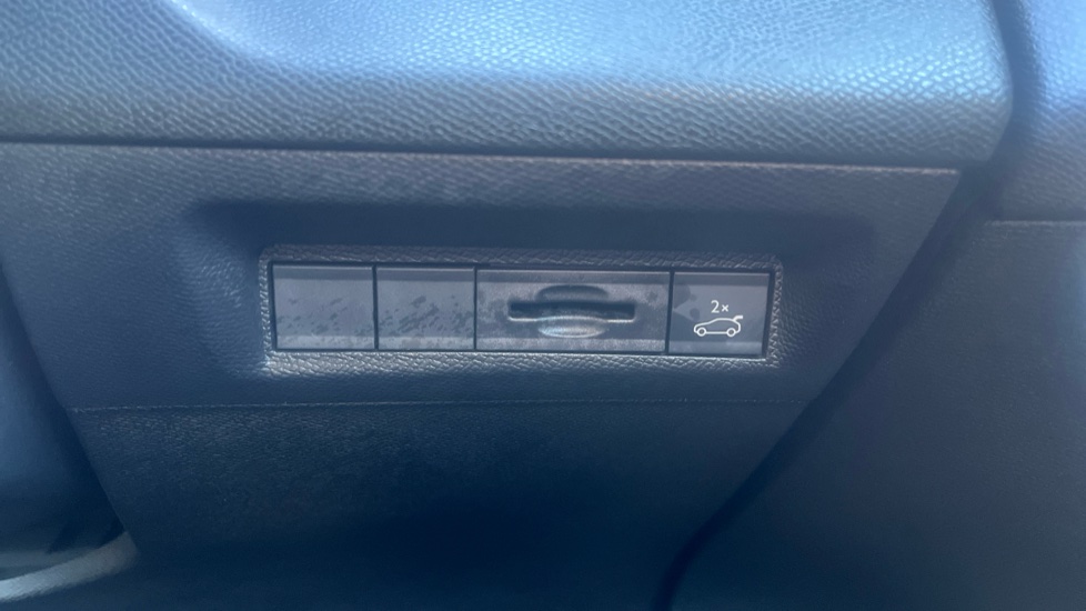 Peugeot 408 1.2 PureTech GT 5dr EAT8 Petrol Hatchback - Image 25