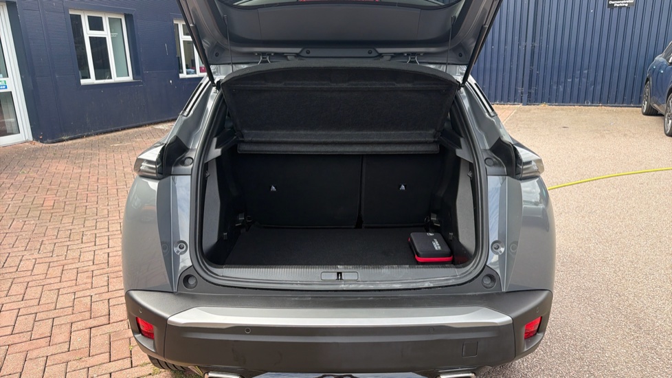 Peugeot 2008 1.2 PureTech 130 Allure 5dr Petrol Estate - Image 4