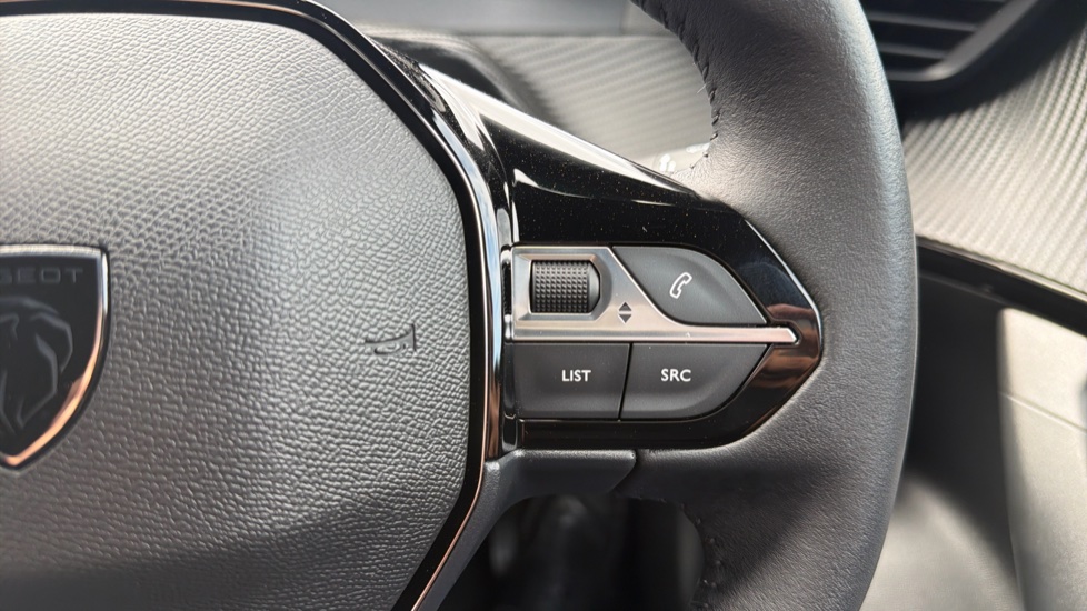 Peugeot 2008 1.2 PureTech 130 Allure 5dr Petrol Estate - Image 23