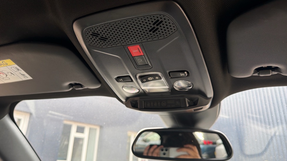Peugeot 2008 1.2 PureTech 130 Allure 5dr Petrol Estate - Image 32
