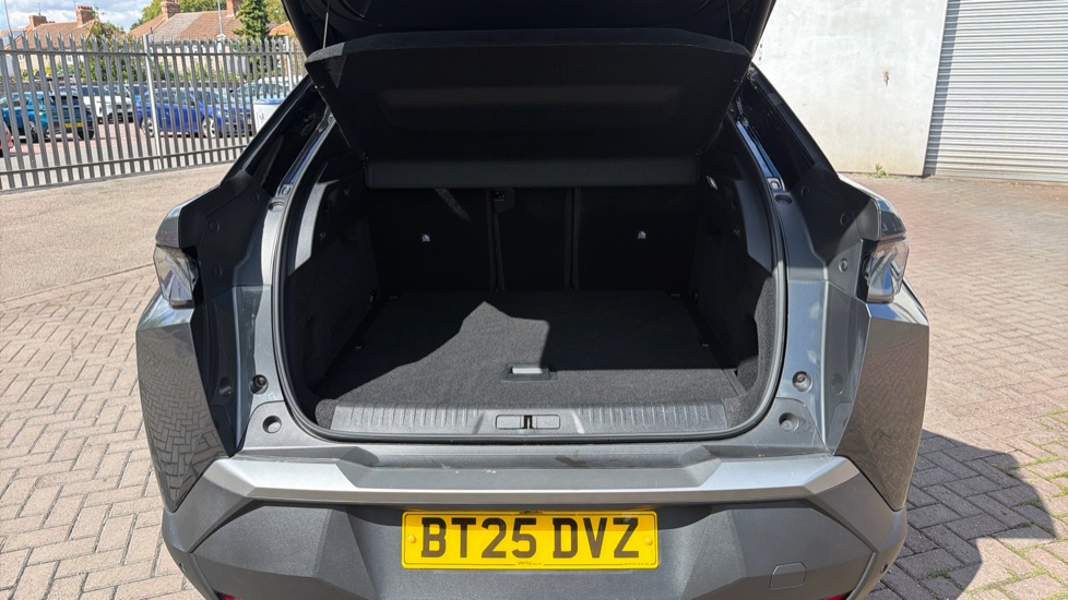 Peugeot 3008 1.2 Hybrid 136 GT 5dr e-DSC6 Petrol Estate - Image 4