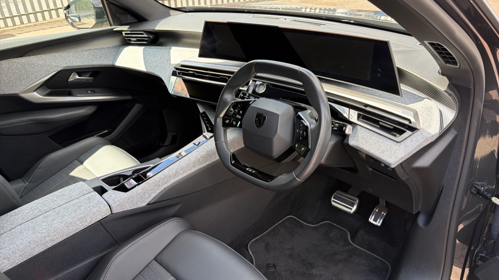 Peugeot 3008 1.2 Hybrid 136 GT 5dr e-DSC6 Petrol Estate - Image 11