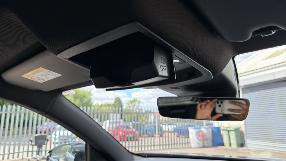 Peugeot 3008 1.2 Hybrid 136 GT 5dr e-DSC6 Petrol Estate - Image 37