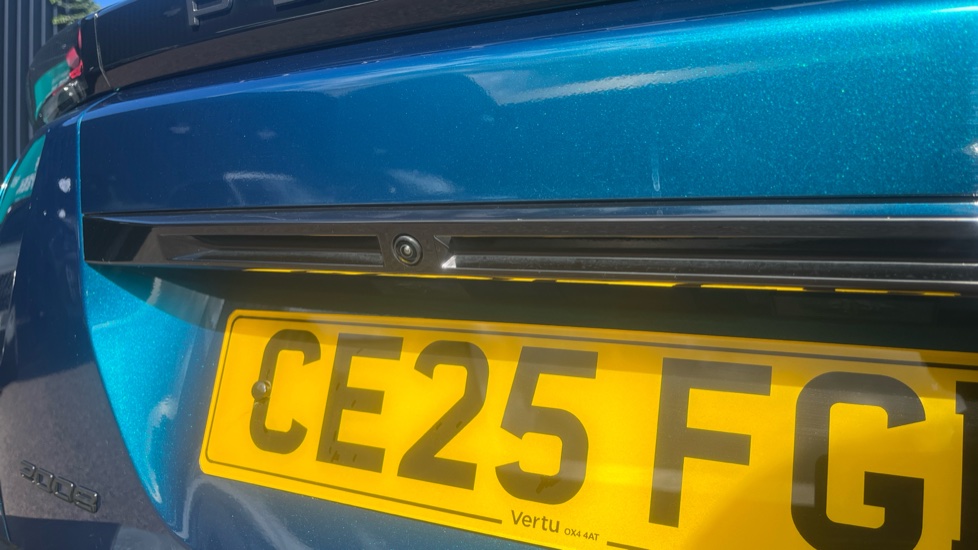 Peugeot 2008 1.2 PureTech 130 GT 5dr EAT8 Petrol Estate - Image 36