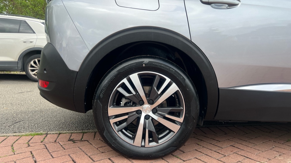 Peugeot 5008 1.2 PureTech Allure Premium 5dr EAT8 Petrol Estate - Image 7