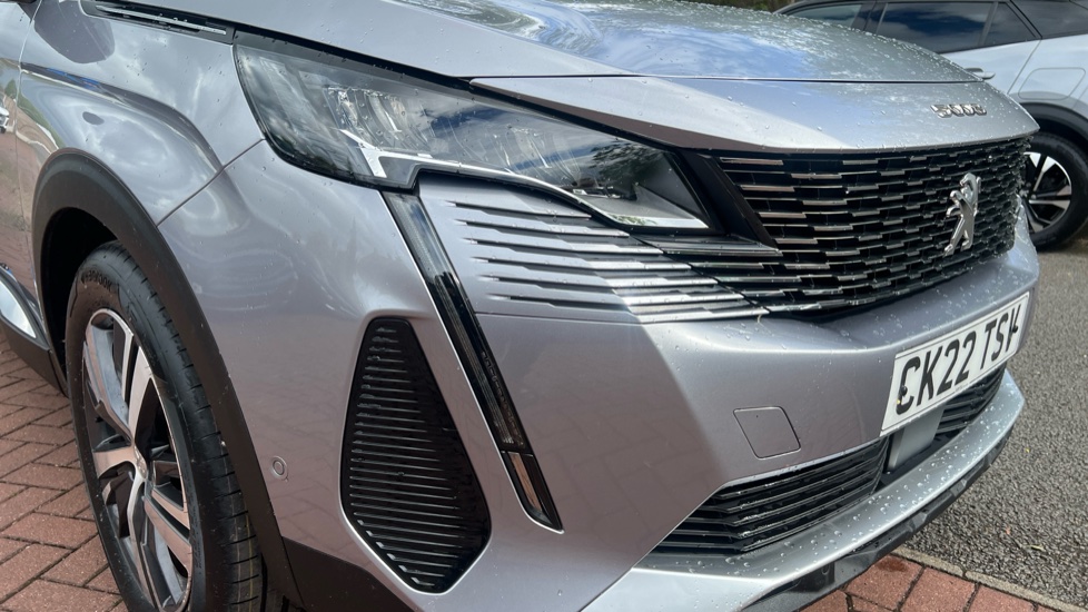 Peugeot 5008 1.2 PureTech Allure Premium 5dr EAT8 Petrol Estate - Image 21