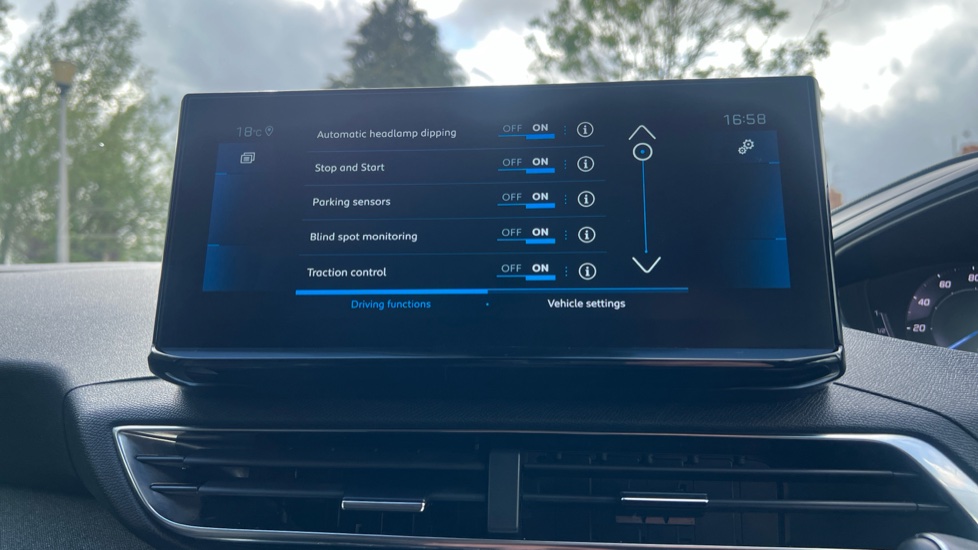 Peugeot 5008 1.2 PureTech Allure Premium 5dr EAT8 Petrol Estate - Image 41