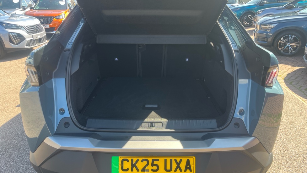 Peugeot 3008 157kW Allure 73kWh 5dr Auto Electric Estate - Image 4