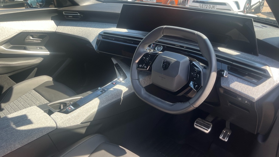 Peugeot 3008 157kW Allure 73kWh 5dr Auto Electric Estate - Image 11