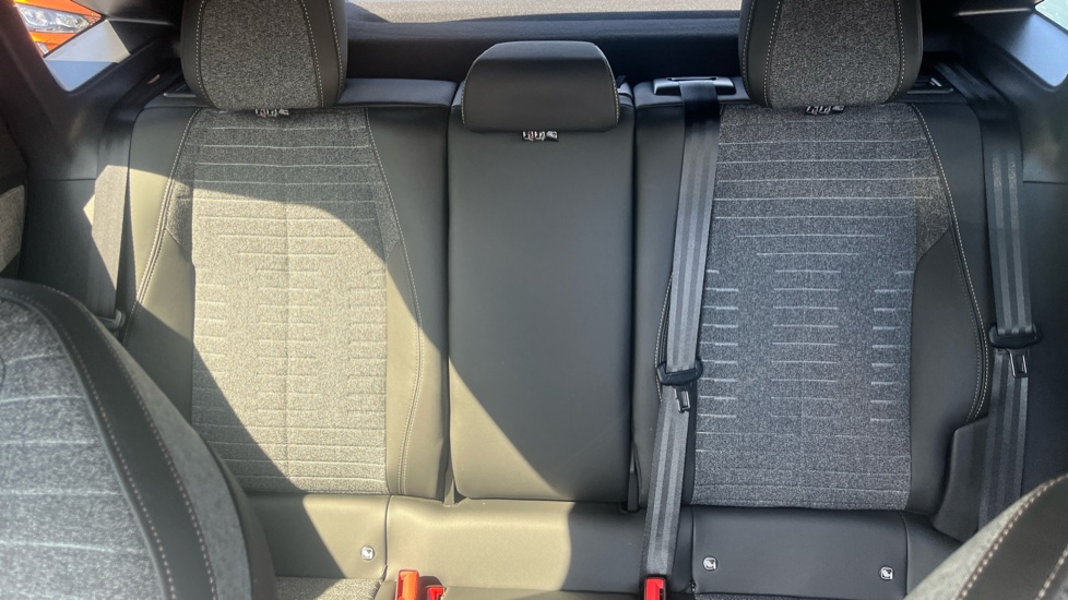 Peugeot 3008 157kW Allure 73kWh 5dr Auto Electric Estate - Image 15