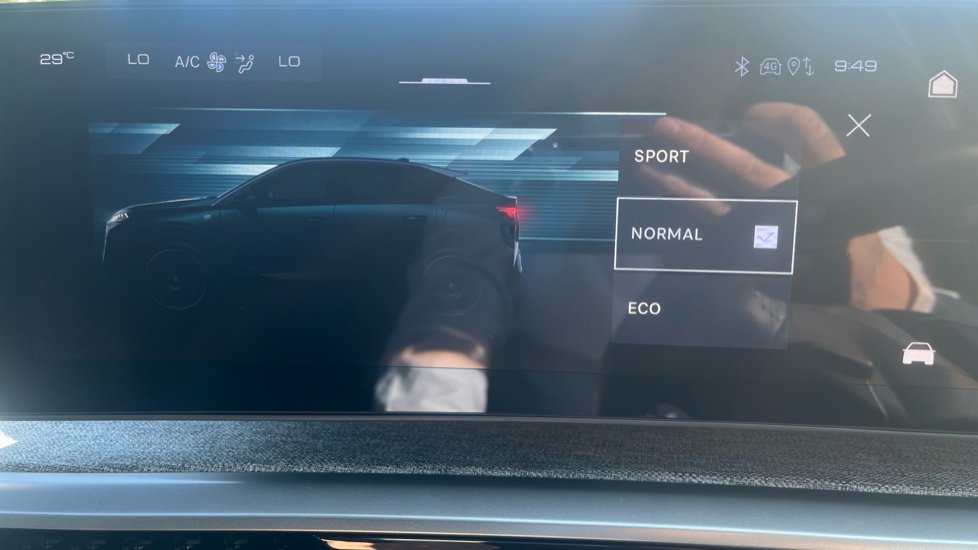 Peugeot 3008 157kW Allure 73kWh 5dr Auto Electric Estate - Image 38