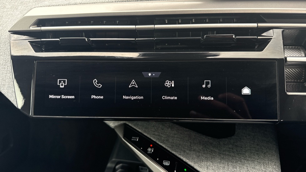 Peugeot 3008 1.2 Hybrid 145 Allure 5dr e-DSC6 Petrol Estate - Image 32
