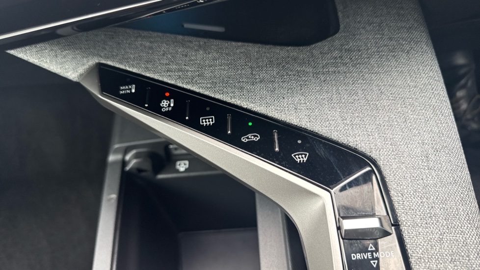 Peugeot 3008 1.2 Hybrid 145 Allure 5dr e-DSC6 Petrol Estate - Image 34