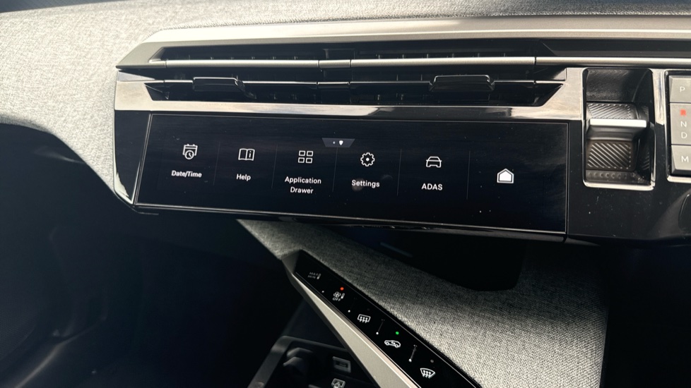 Peugeot 3008 1.2 Hybrid 145 Allure 5dr e-DSC6 Petrol Estate - Image 39