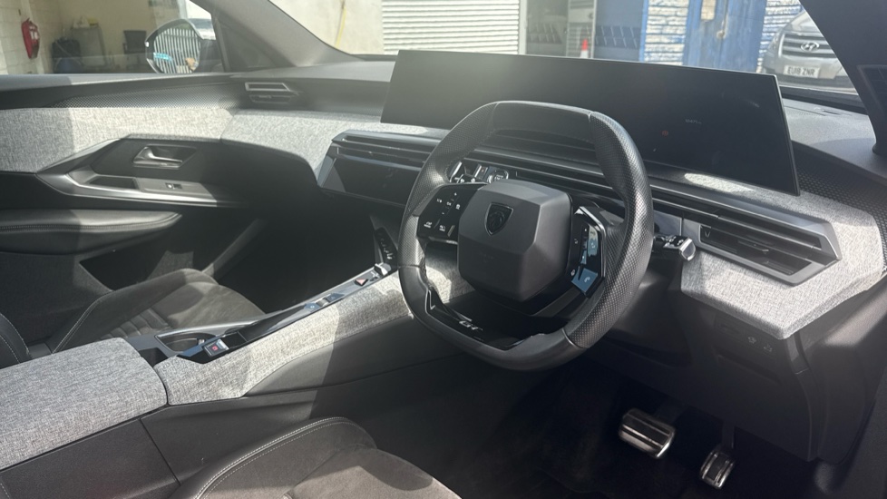 Peugeot 5008 157kW GT 73kWh 5dr Auto Electric Estate - Image 11