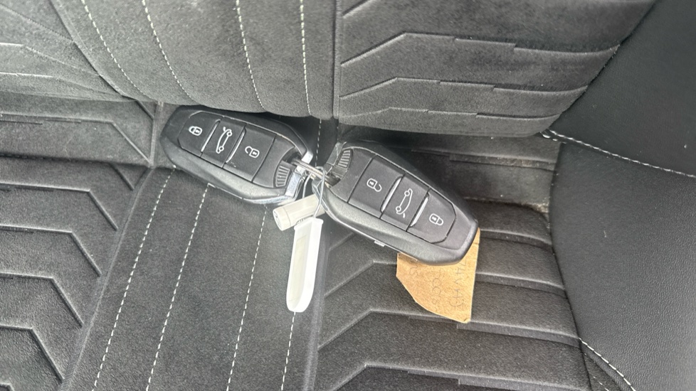 Peugeot 5008 157kW GT 73kWh 5dr Auto Electric Estate - Image 20