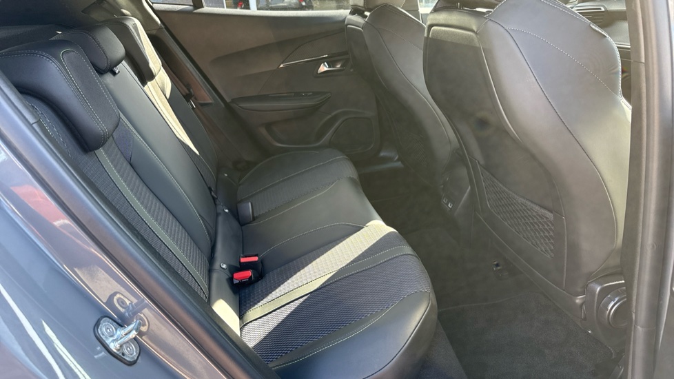 Peugeot 2008 115kW GT 54kWh 5dr Auto Electric Estate - Image 16