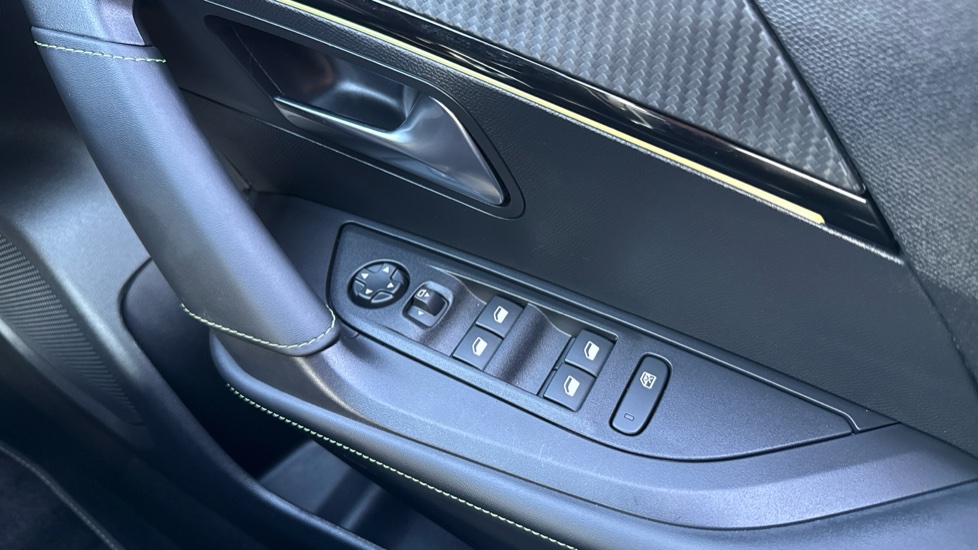 Peugeot 2008 115kW GT 54kWh 5dr Auto Electric Estate - Image 33