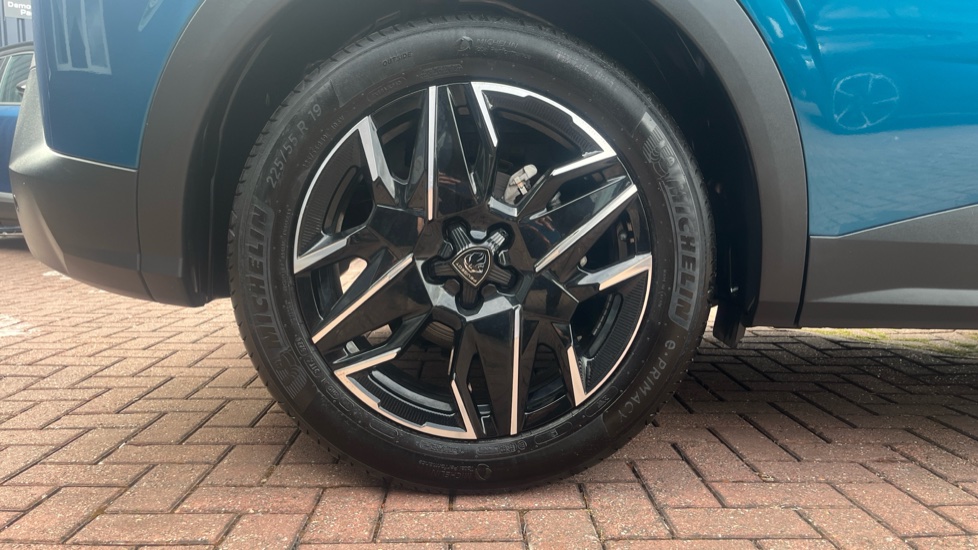 Peugeot 3008 1.2 Hybrid 136 GT 5dr e-DSC6 Petrol Estate - Image 7