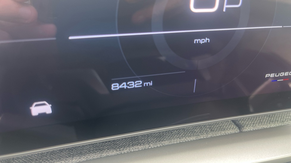 Peugeot 3008 1.2 Hybrid 136 GT 5dr e-DSC6 Petrol Estate - Image 26