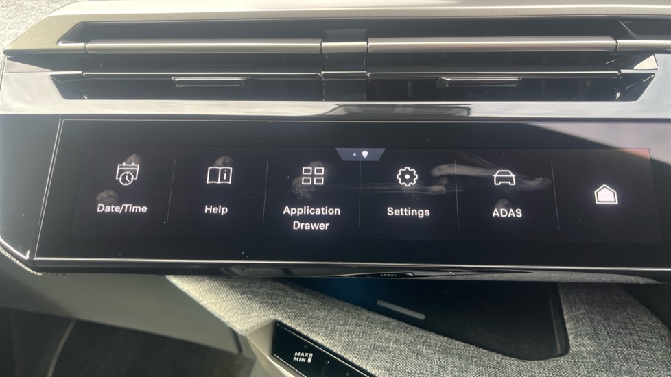 Peugeot 3008 1.2 Hybrid 136 GT 5dr e-DSC6 Petrol Estate - Image 34