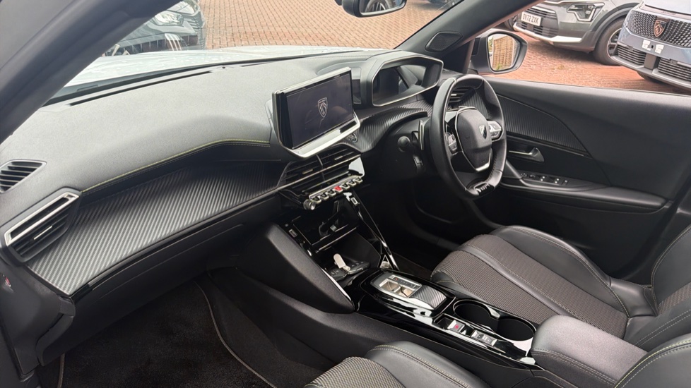 Peugeot 2008 1.2 PureTech 130 GT 5dr EAT8 Petrol Estate - Image 9