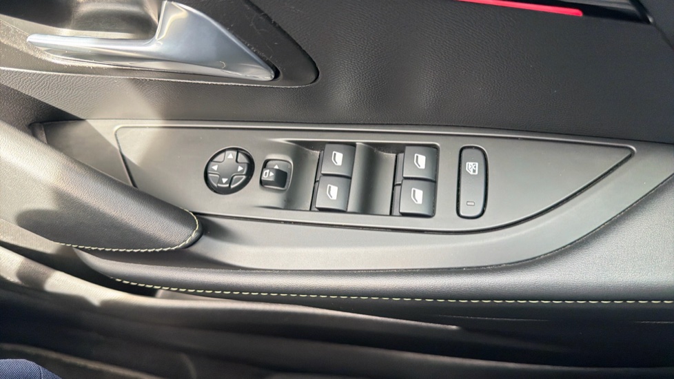 Peugeot 208 1.2 PureTech 100 GT 5dr Petrol Hatchback - Image 33